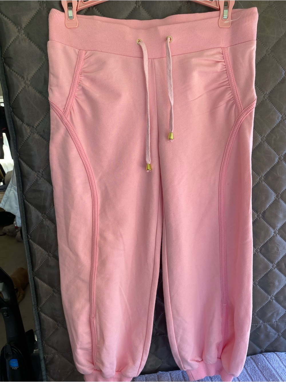 Vintage Juicy Couture Pink Fleece 3/4 Cropped Joggers – Size M (Y2K 2000s)